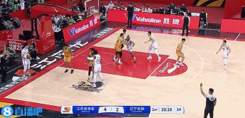 jinnianhui金年会底线球不是难题！张镇麟底线球助奥利弗空接暴扣&奥利弗微微一笑