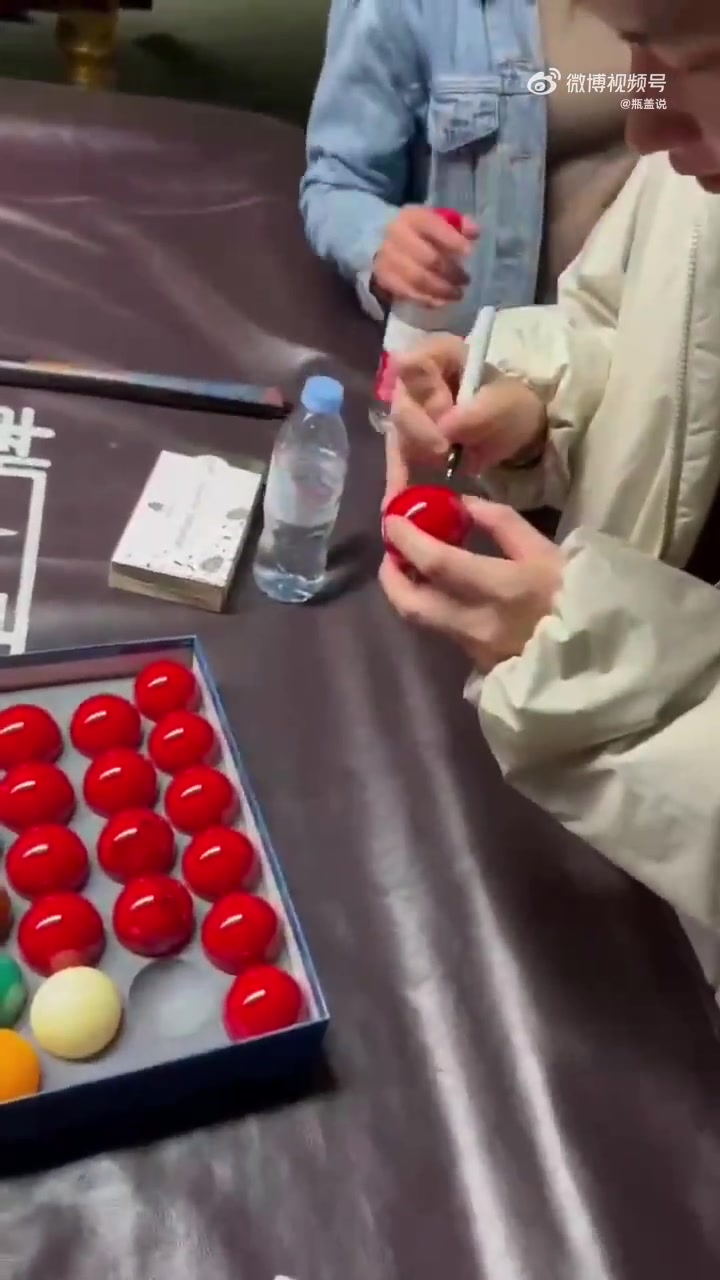 金年会50万镑怎么花？🤣赵心童调侃：50万已经花掉了，昨晚就花掉了